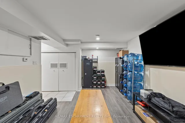 Additional image 24 of 10 ANGUS Rd Unit 8