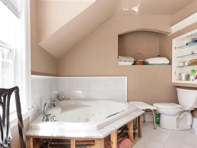 Additional image 28 of 51 Carmichael Ave