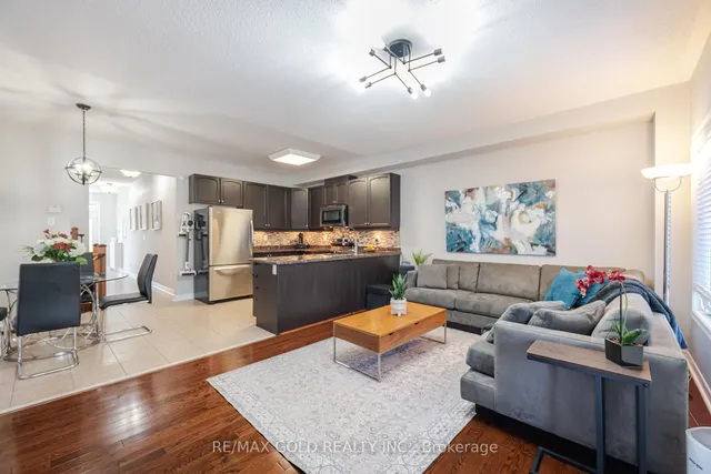 Additional image 11 of 28 Versailles Cres
