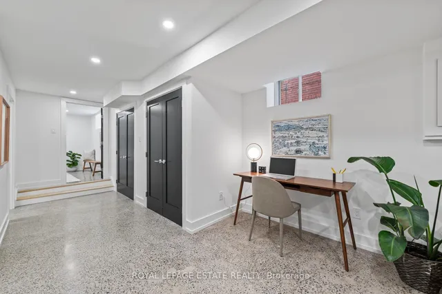 Additional image 36 of 160 Silver Birch Ave