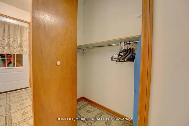 Additional image 15 of 71 Kingsview Blvd