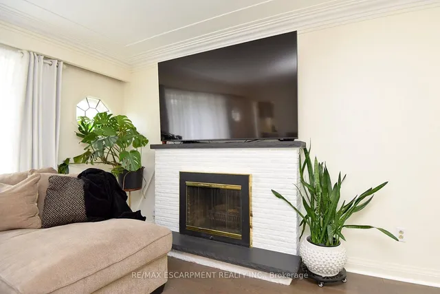 Additional image 6 of 45 Dunkirk Ave