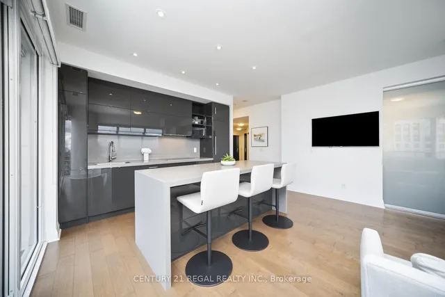 房产图片 3 - 多伦多圣玛丽街65号 Unit 2407