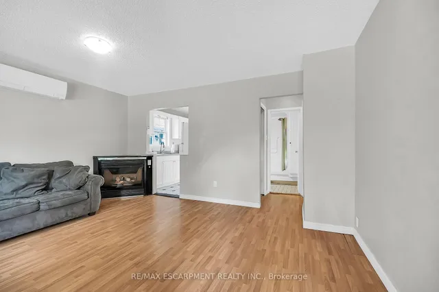 Additional image 6 of 155 Selkirk Ave