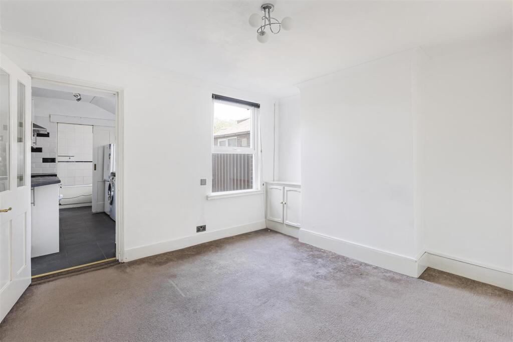 Additional image 4 of Station Road, Harpenden, AL5