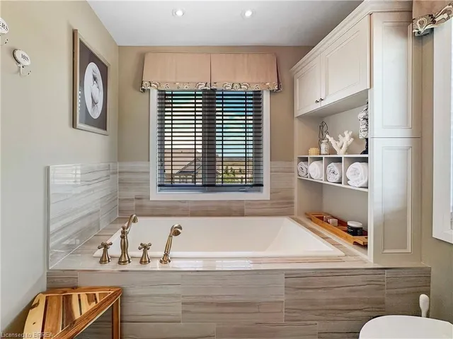 Additional image 25 of 99 Bloom Cres