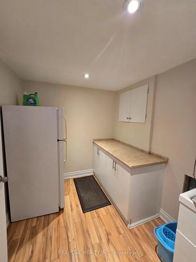 Additional image 32 of 37 Bessarion Rd