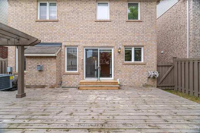 房产图片 45 - 319 麦克杜格尔交汇处