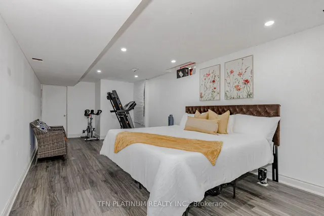 Additional image 31 of 46 levendale Crt