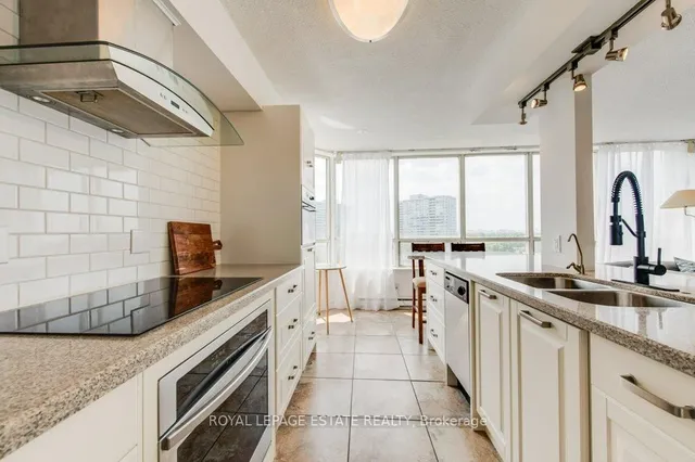 Additional image 7 of 160 Alton Towers Circ Unit 1012