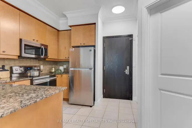 Additional image 10 of 80 Absolute Ave Unit 106