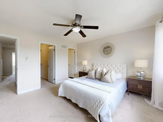 Additional image 19 of 879 Brassard Circ