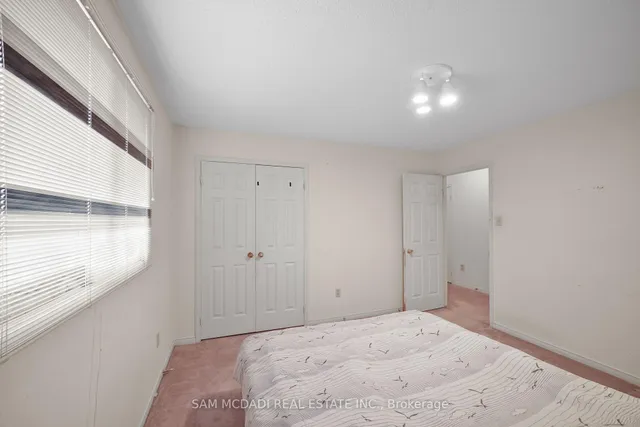 Additional image 31 of 7 Vogue Cres