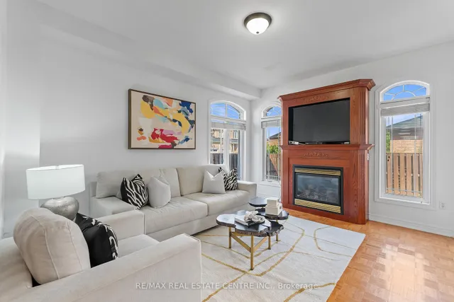 Additional image 18 of 27 Percy Gate