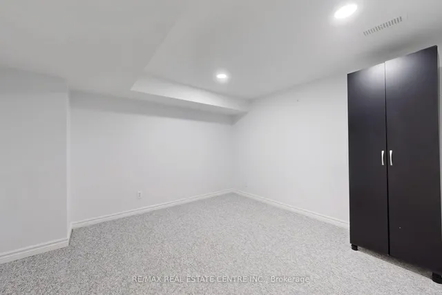 Additional image 38 of 5686 Whitehorn Ave