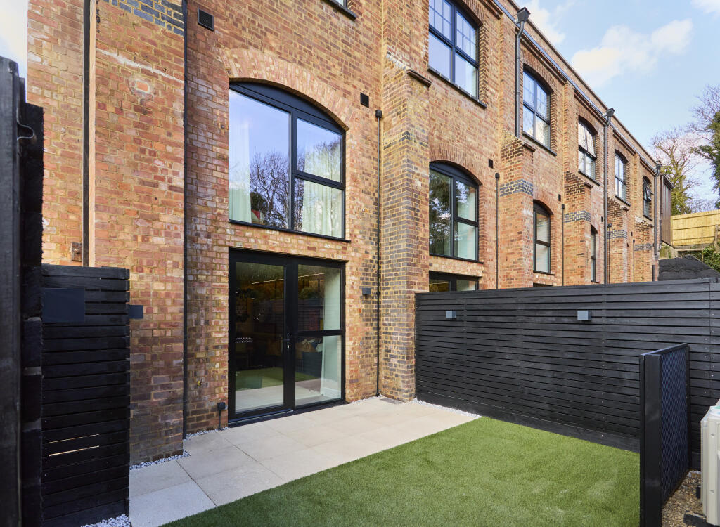 Additional image 3 of The Armstrong Apartments, London Road, St. Albans, Hertfordshire, AL1