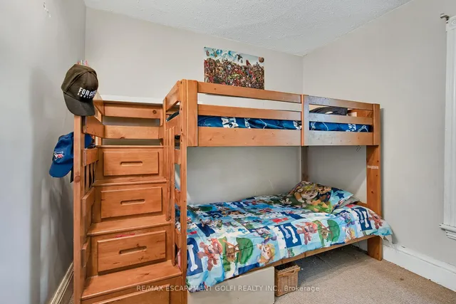 房产图片 23 - 466 查尔顿大道