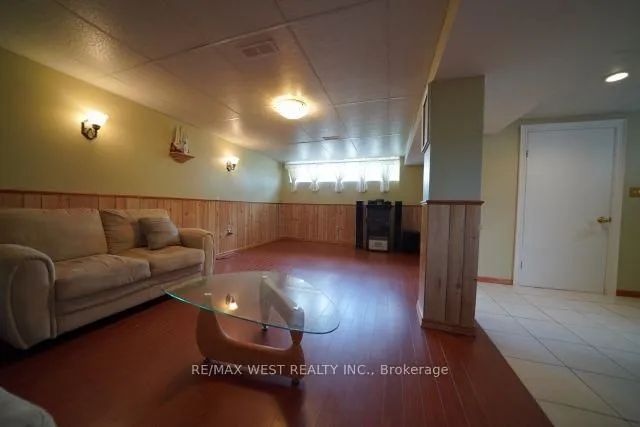 Additional image 12 of 22 Rabton Crt