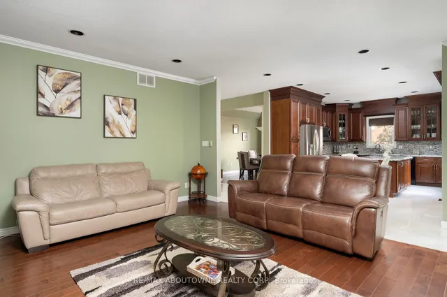 Additional image 17 of 42 Pearwood Crt