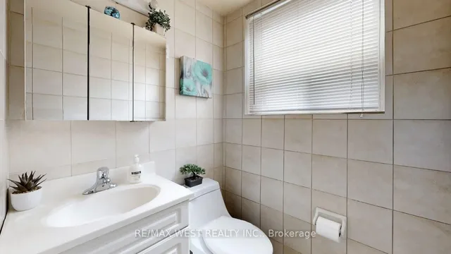 Additional image 27 of 12 Franson Cres