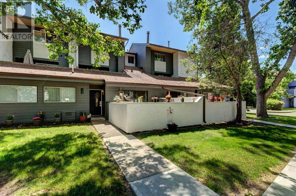 104, 2520 Palliser Drive SW|Calgary, Alberta T2V4S9