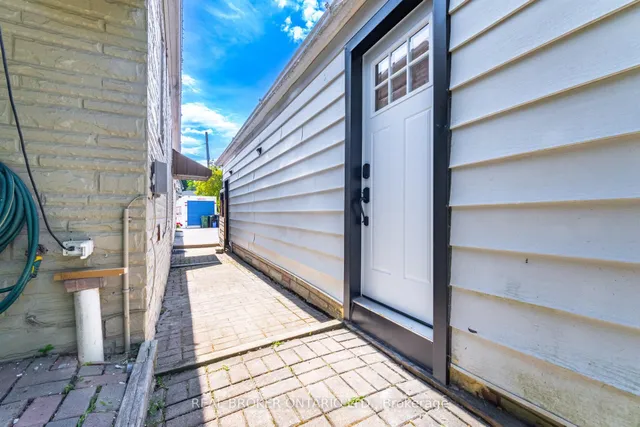 Additional image 30 of 18 Adanac Dr