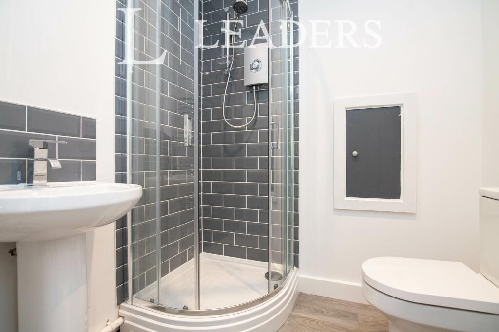 Additional image 13 of Room 5, Adams Hill, B32