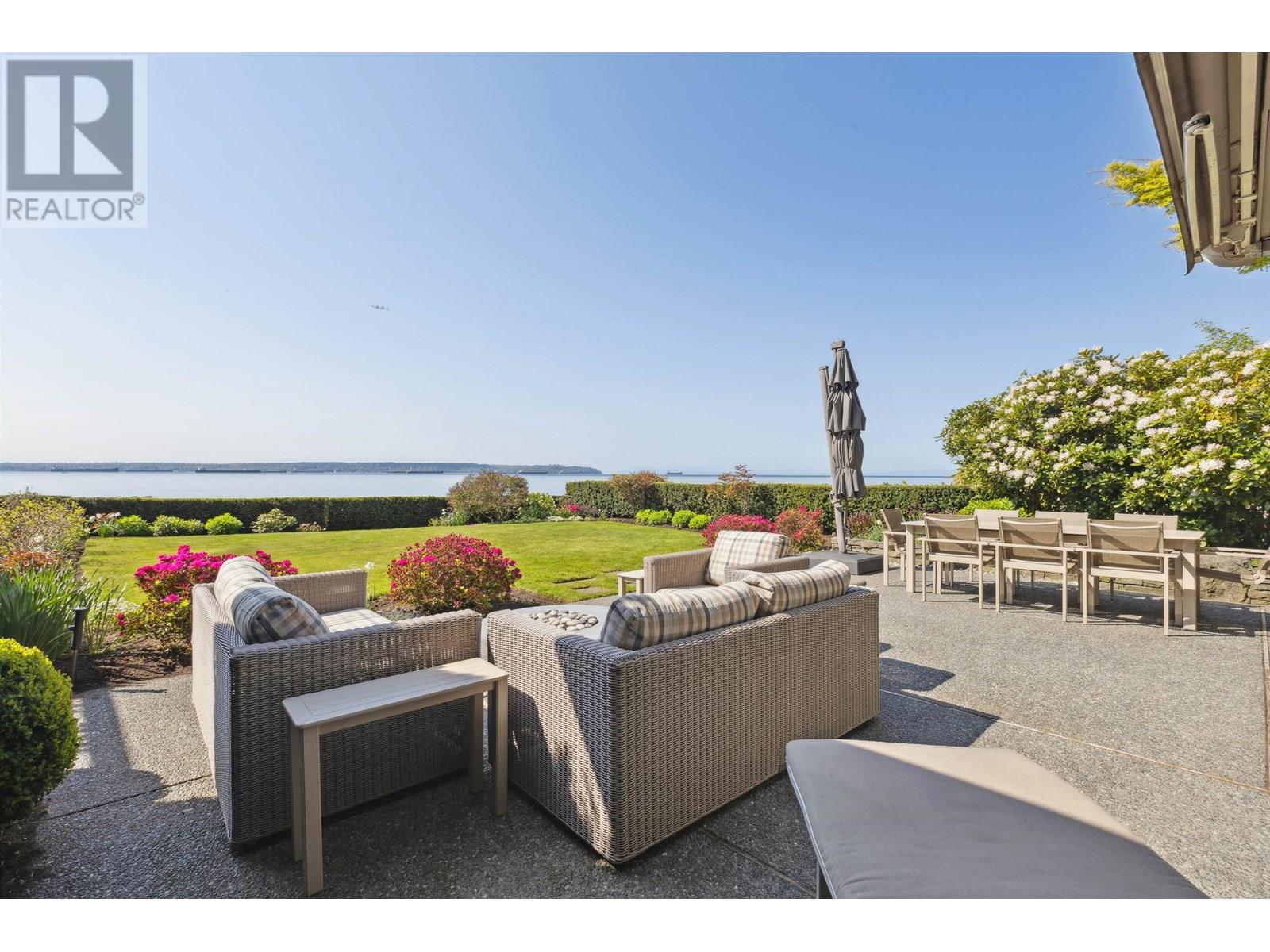2406 BELLEVUE AVENUE|West Vancouver, British Columbia V7V1E2