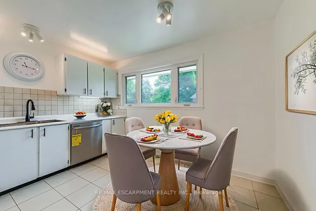 Additional image 18 of 1270 Gainsborough Dr Unit 4