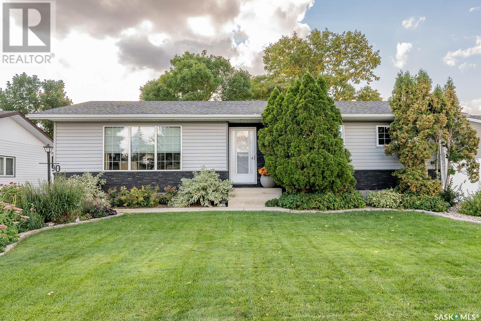 90 Wood Lily DRIVE|Moose Jaw, Saskatchewan S6J1E2