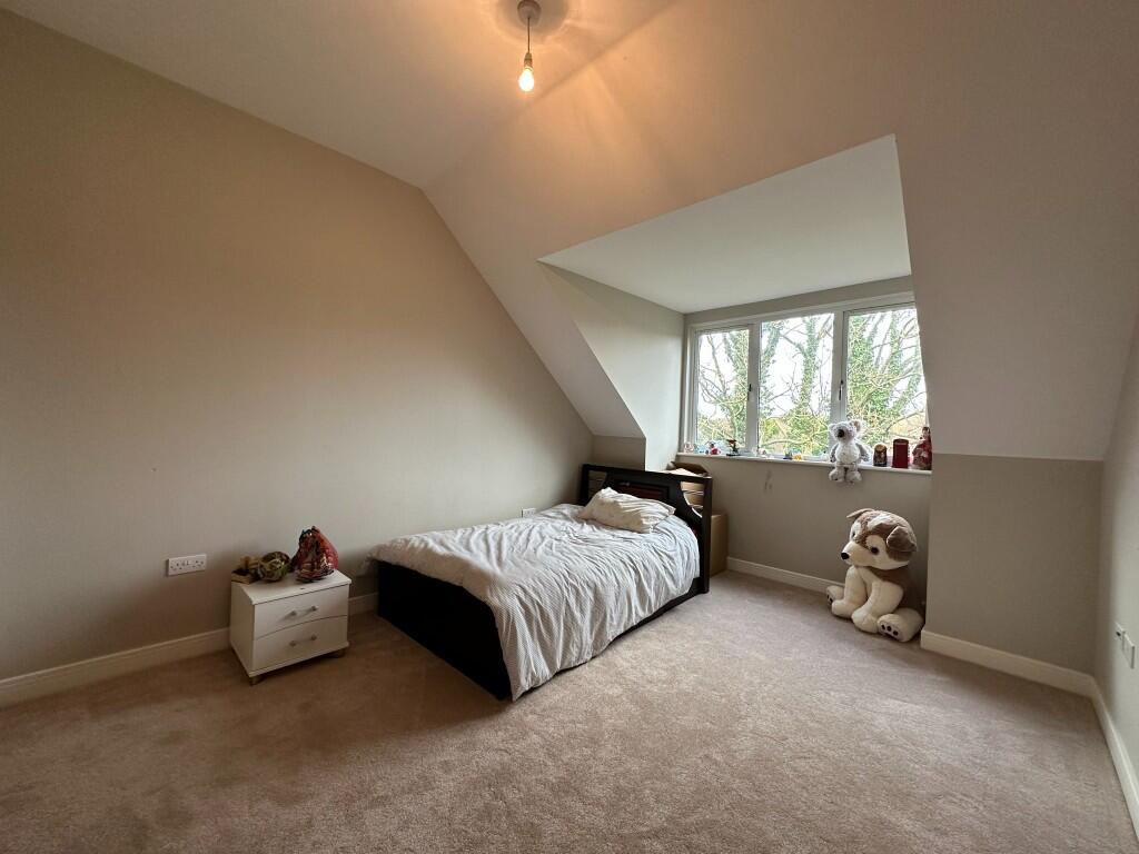 Additional image 9 of Green Close, AL9