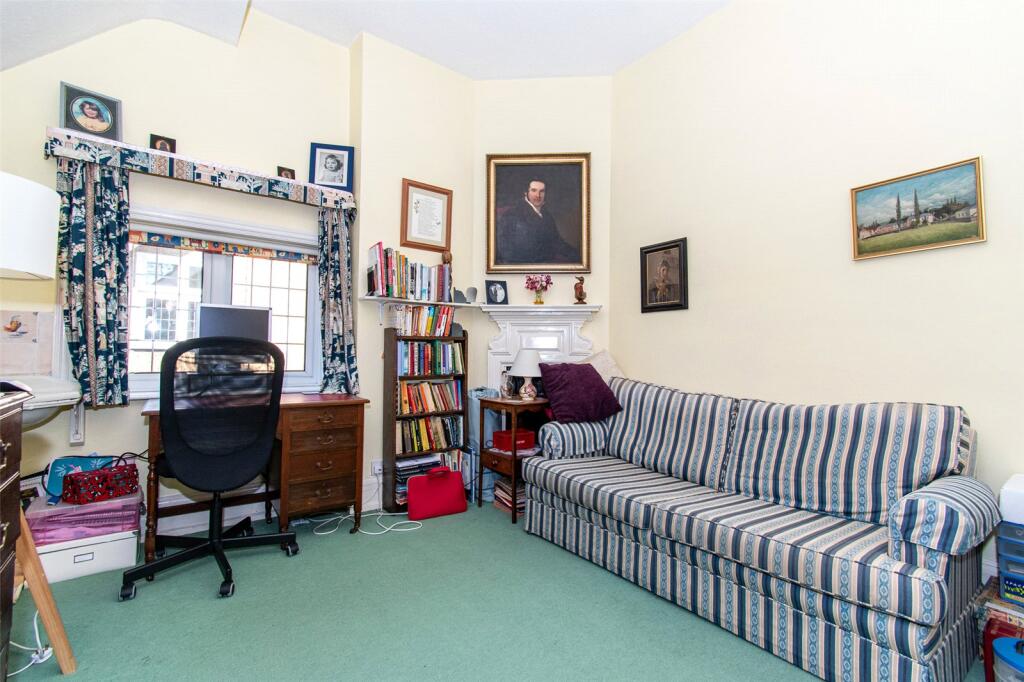 Additional image 13 of Hall Place Gardens, St. Albans, Hertfordshire, AL1