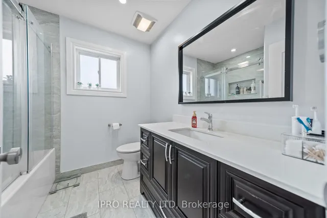 Additional image 19 of 14 Saddleback Sq