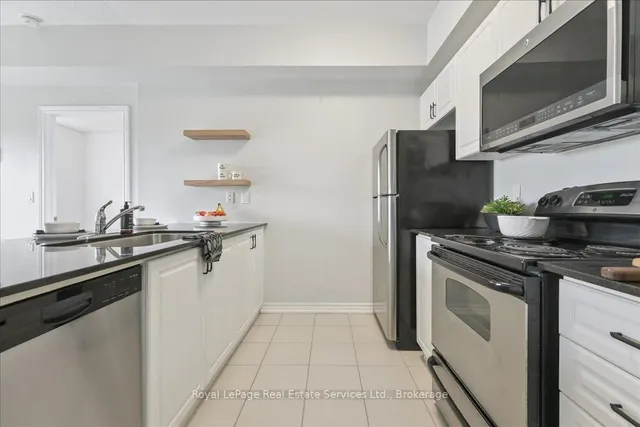 房产图片 9 - 1370 Costigan Rd 单元 301