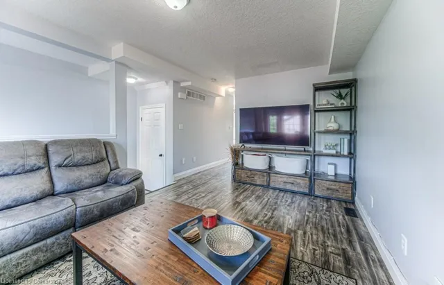 Additional image 7 of 975 Strasburg Rd Unit 9