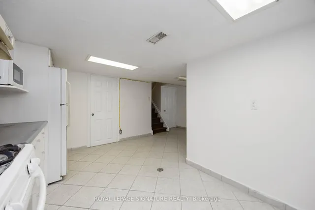 Additional image 20 of 42 Carr St