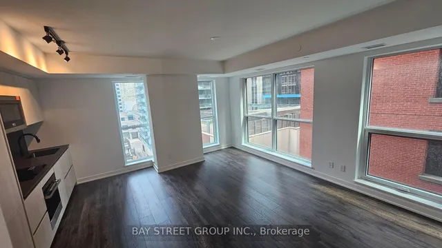 Additional image 13 of 327 King St Unit 702