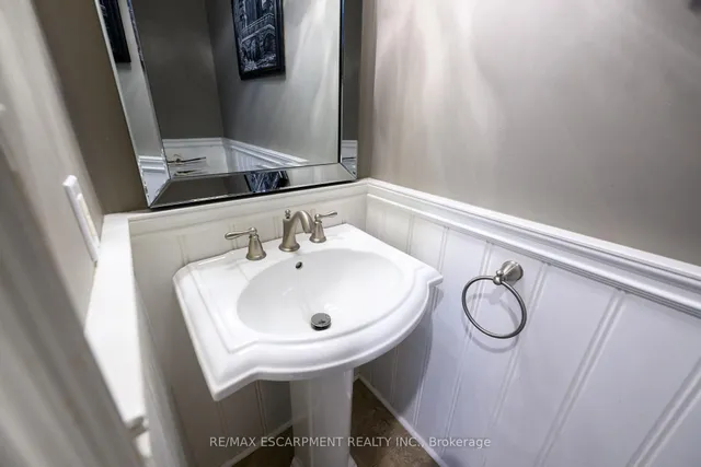 Additional image 22 of 38 Sunbeam Dr