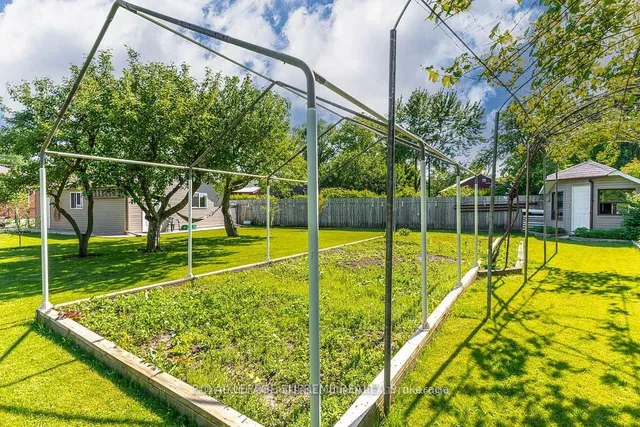 Additional image 39 of 74 Roberta Dr