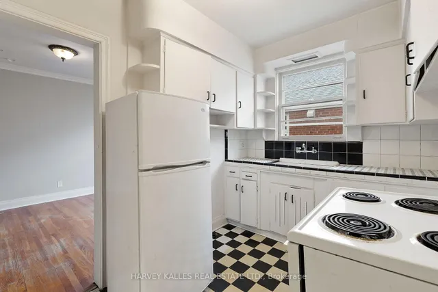 Additional image 20 of 15 Warwick Ave Unit 3