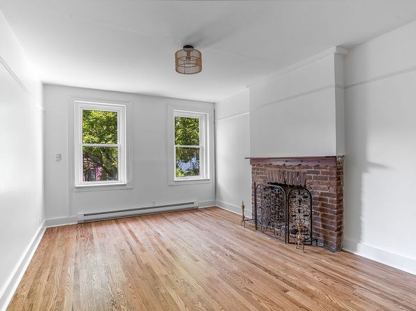 217 E 5th St #6A, New York, NY 10003