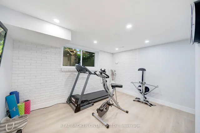 Additional image 33 of 579 Chamberlain Rd