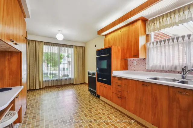 Additional image 12 of 3212 Cedartree Cres