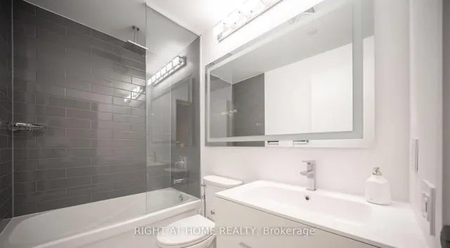 Additional image 34 of 88 Park Lawn Rd Unit 1010