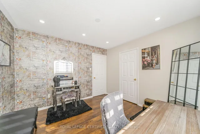 Additional image 30 of 53 Vintage Gate