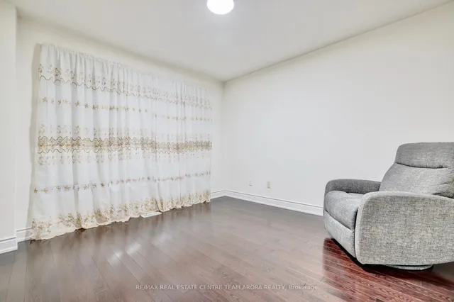 Additional image 7 of 329 Brisdale Dr