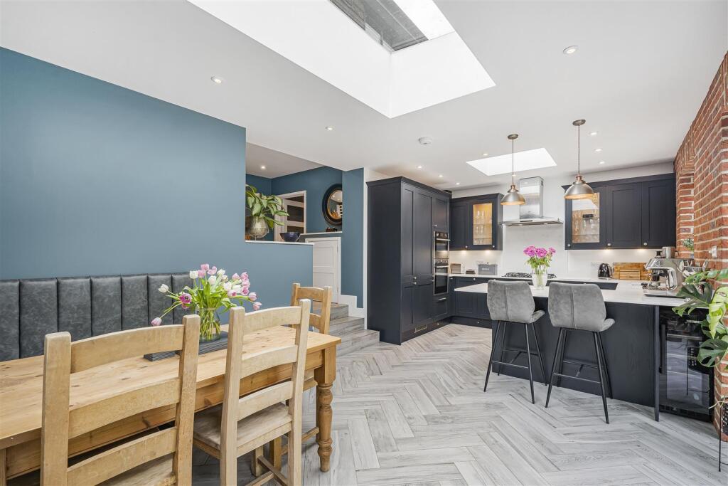 Additional image 2 of Hillside Way, Welwyn