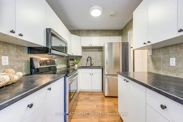 房产图片 10 - 1008 Falgarwood 街 02 单元