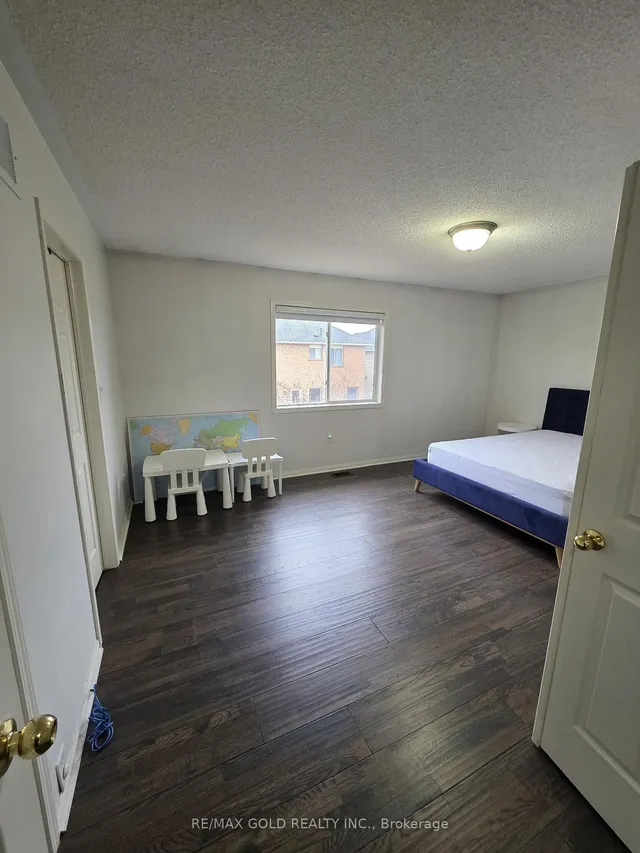 Additional image 33 of 42 Zimmer St
