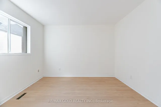Additional image 42 of 32 Hollybush St